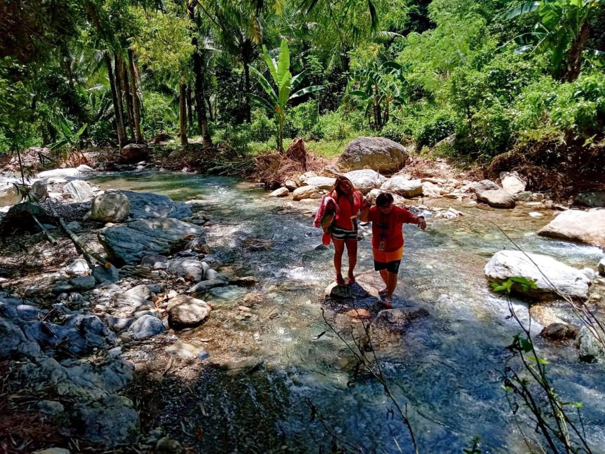 Riverside At Aninuan Accommodation And Food Puerto Galera Exteriér fotografie