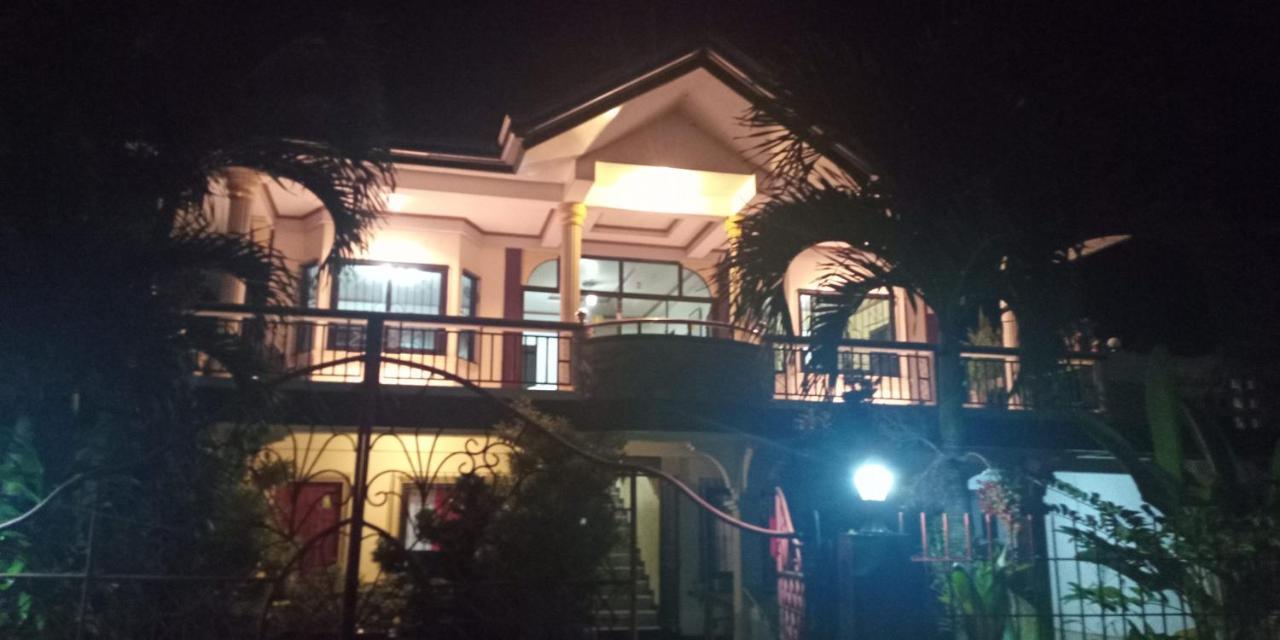 Riverside At Aninuan Accommodation And Food Puerto Galera Exteriér fotografie